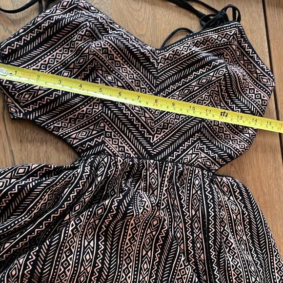 S Dex Flowing Long Backless Dress Black and Tan - Picture 7 of 7